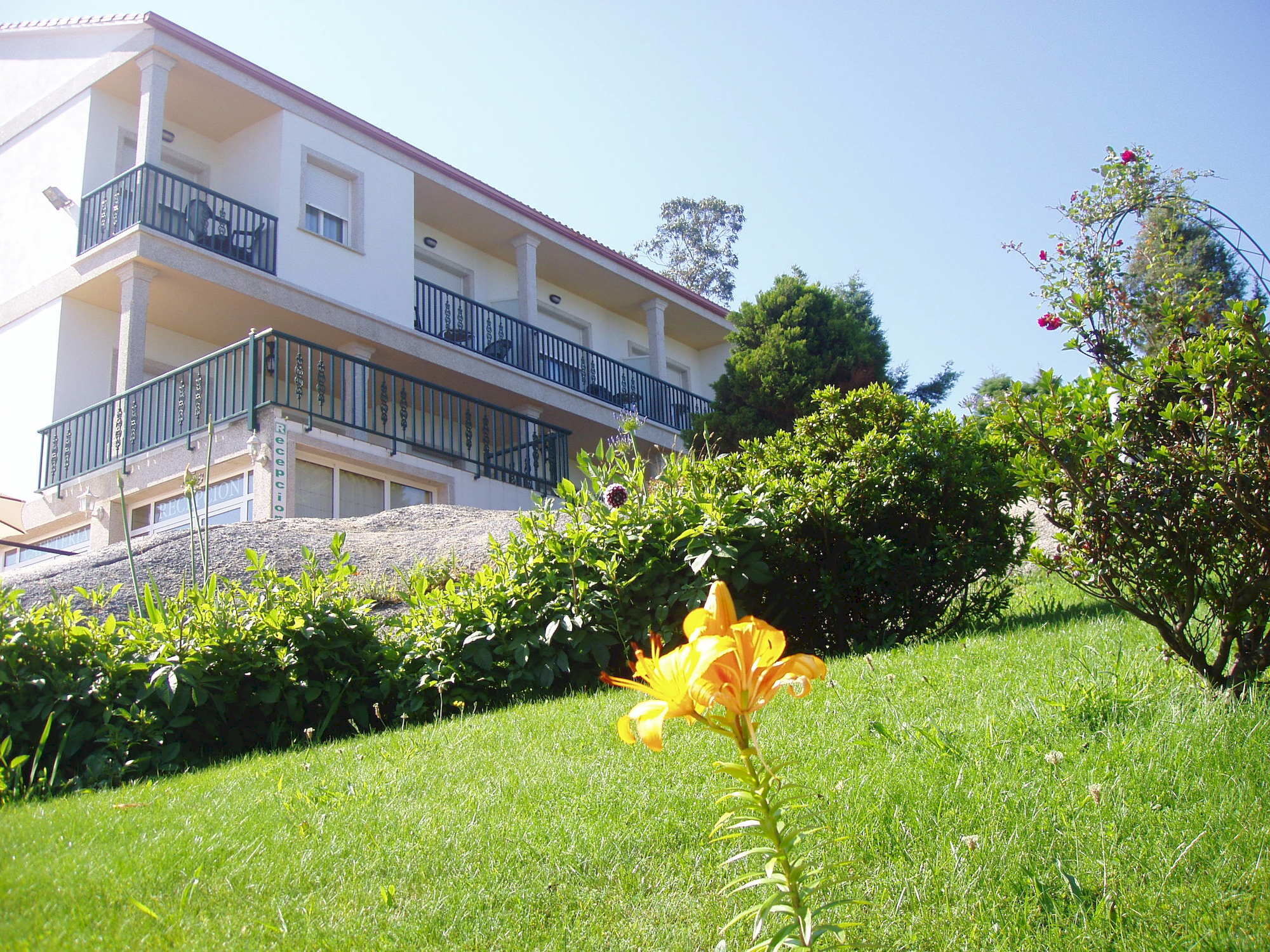 Hotel & Apartamentos Cons Da Garda San Vicente do Grove Exterior foto